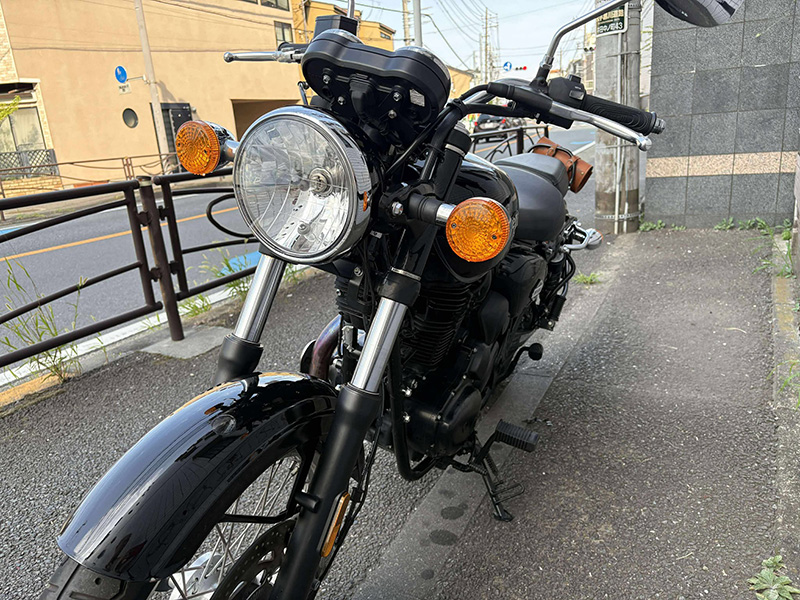 クラシックスタイルに相応しく、灯火類はオーソドックスな電球をあえて使用しています。