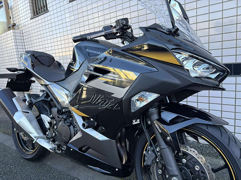 2018モデルからLEDヘッドライト、ABSが標準装備されています。