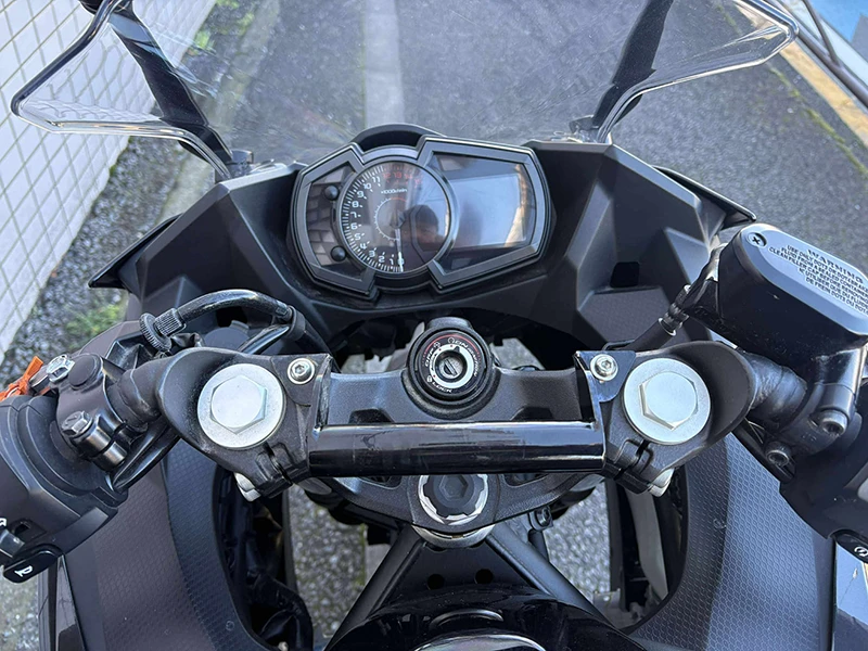 マルチバー、USB電源が装備されています。