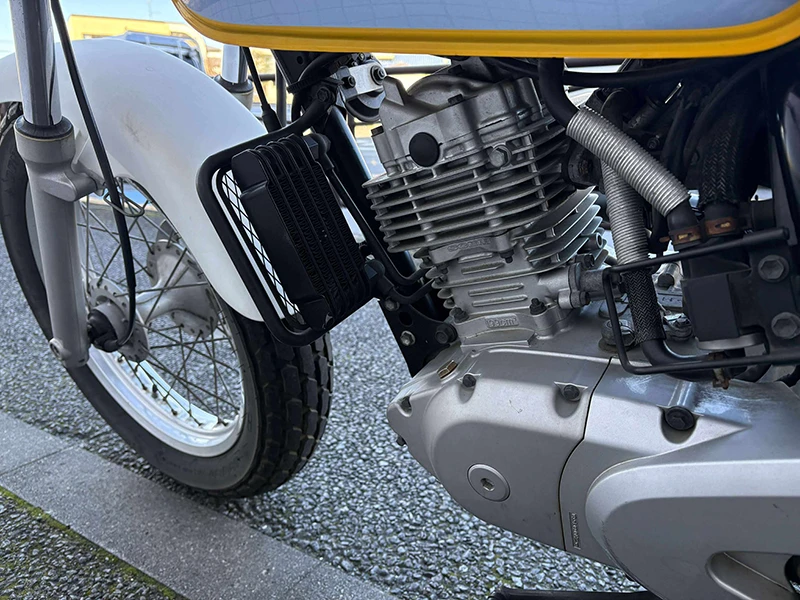 インジェクション化に伴い、小型オイルクーラーが標準装備されています。