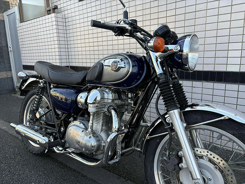 3ヶ月3000kmまでの販売店保証付きです。中古車延長保証(有償)もあります。